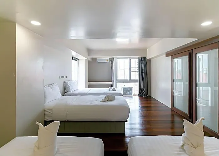 A Sathorn Hotel 2*