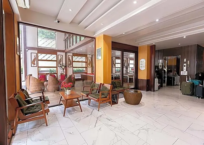 A Sathorn Hotel 2*