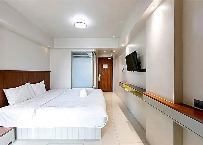 A Sathorn Hotel 2*